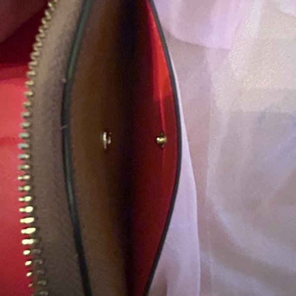 Michael Kors Tan Leather Wristlet/Wallet. - Picture 5 of 12